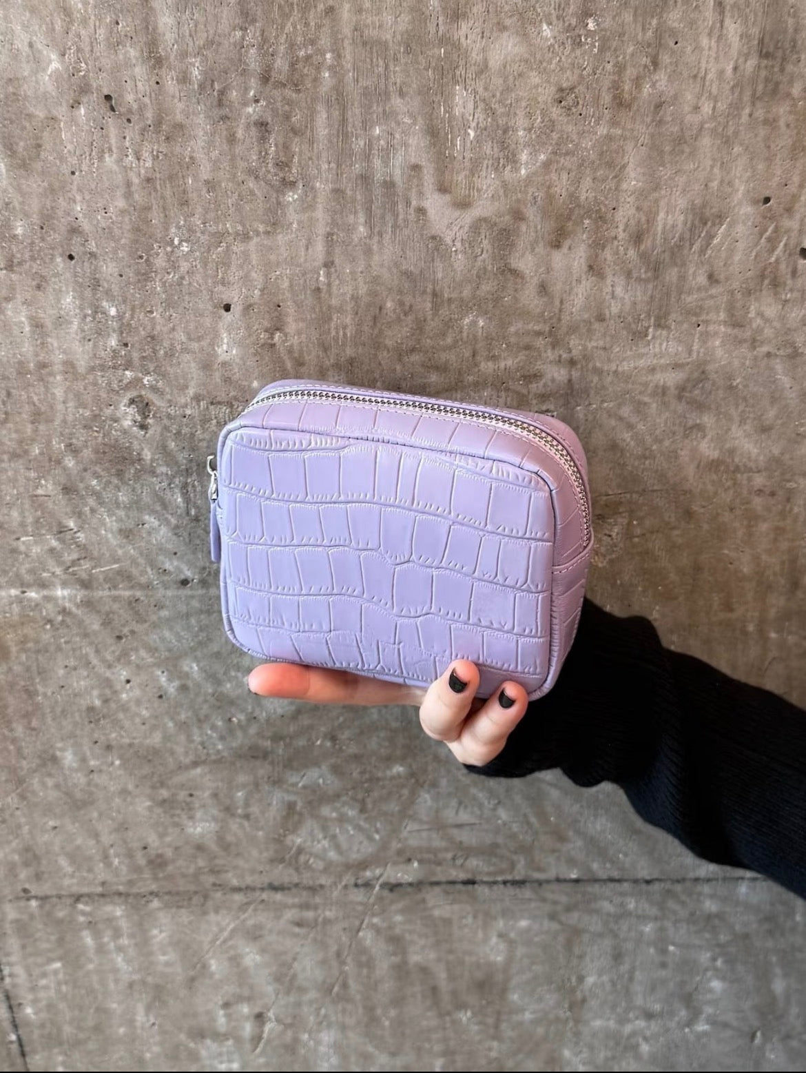 Vetra Croc Pouch