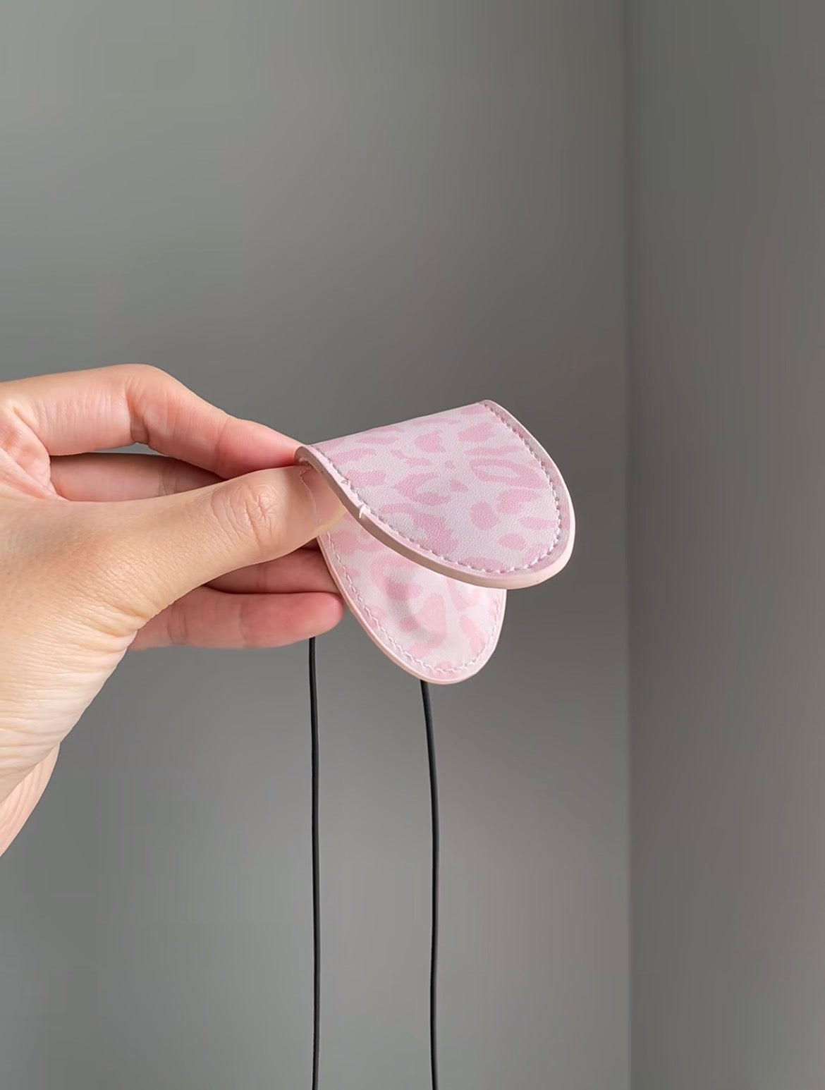 Sunglasses clip