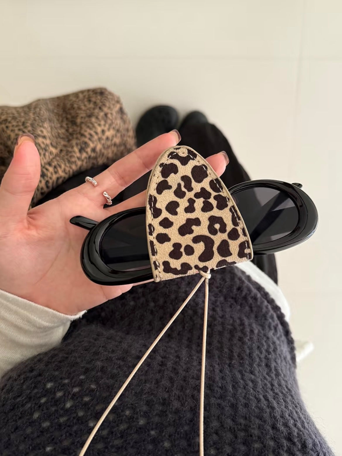 Sunglasses clip