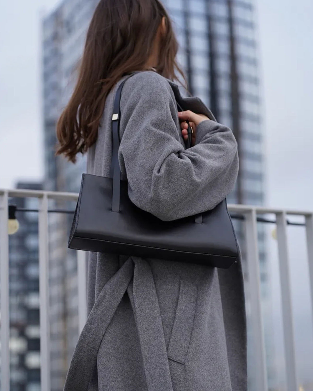 Elara Shoulder Bag