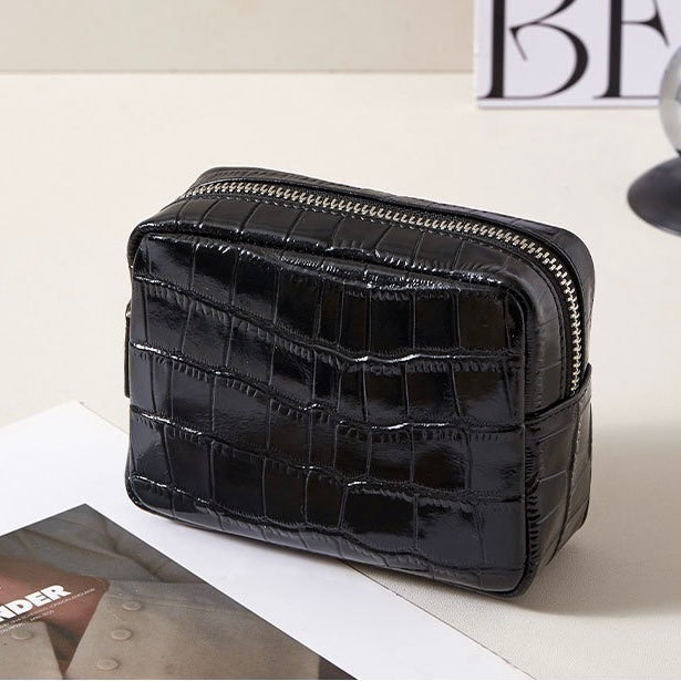 Vetra Croc Pouch