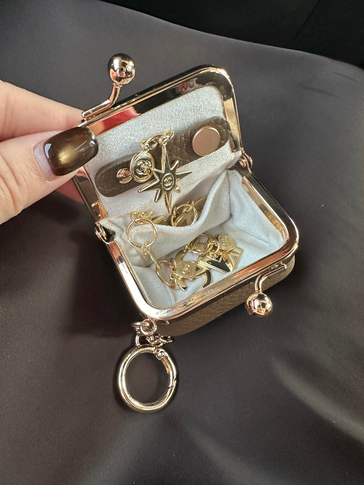 LUVA Kiss Box