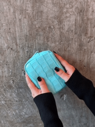 Vetra Croc Pouch